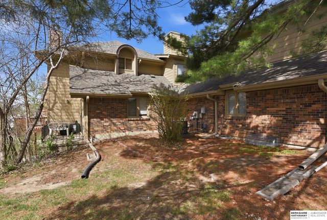 9630 Southby Plaza, Omaha, NE 68124