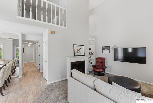 9630 Southby Plaza, Omaha, NE 68124