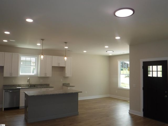 504 Greenlea Street, Spartanburg, SC 29306