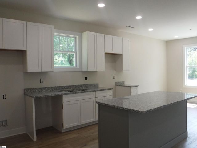 504 Greenlea Street, Spartanburg, SC 29306