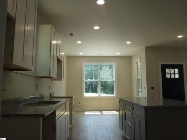 504 Greenlea Street, Spartanburg, SC 29306