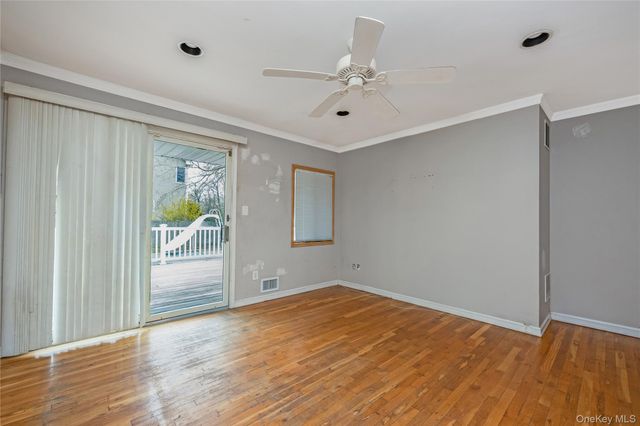 2 Seley Cross, Islip Terrace, NY 11752