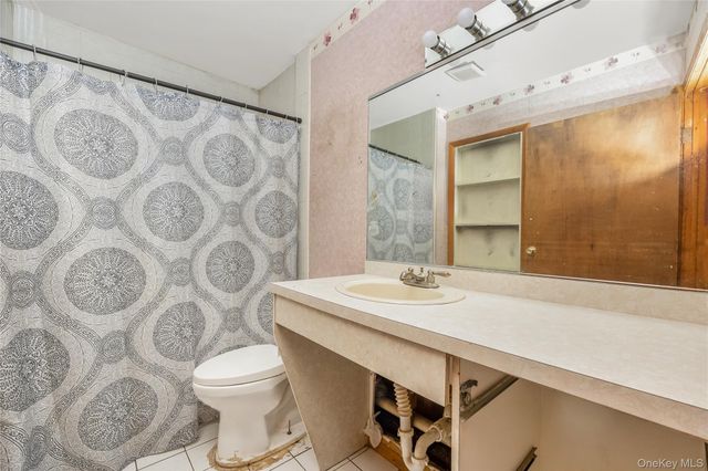 2 Seley Cross, Islip Terrace, NY 11752