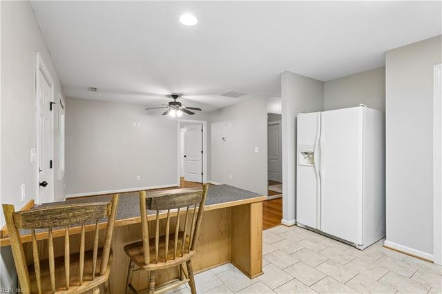 4497 Backwoods LN, Hayes, VA 23072