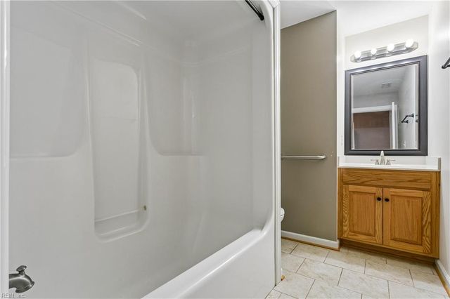 4497 Backwoods LN, Hayes, VA 23072