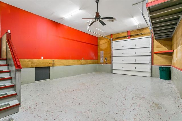 4497 Backwoods LN, Hayes, VA 23072
