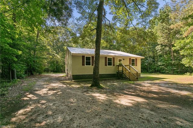 4497 Backwoods LN, Hayes, VA 23072