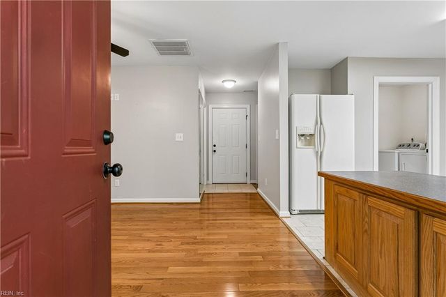4497 Backwoods LN, Hayes, VA 23072
