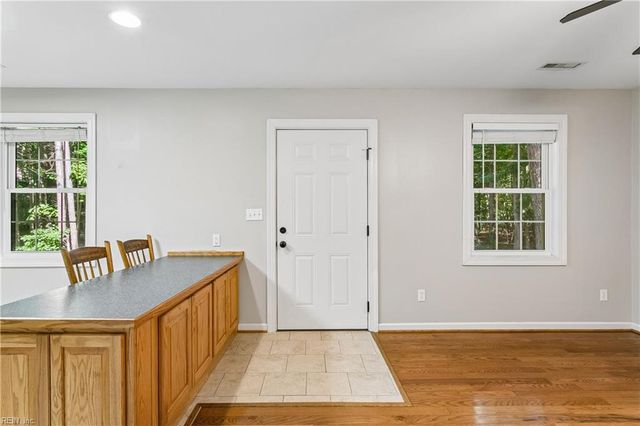 4497 Backwoods LN, Hayes, VA 23072