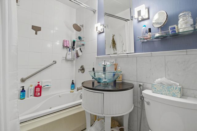 1150 N Lake Shore Drive 11D, Chicago, IL 60611