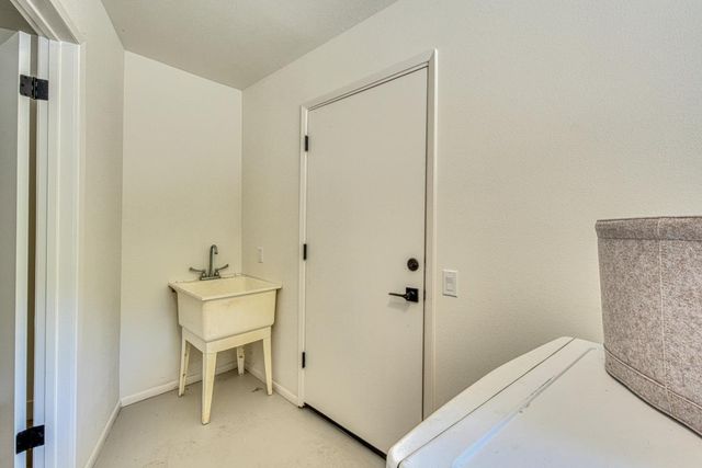 186 San Benancio Road, Salinas, CA 93908