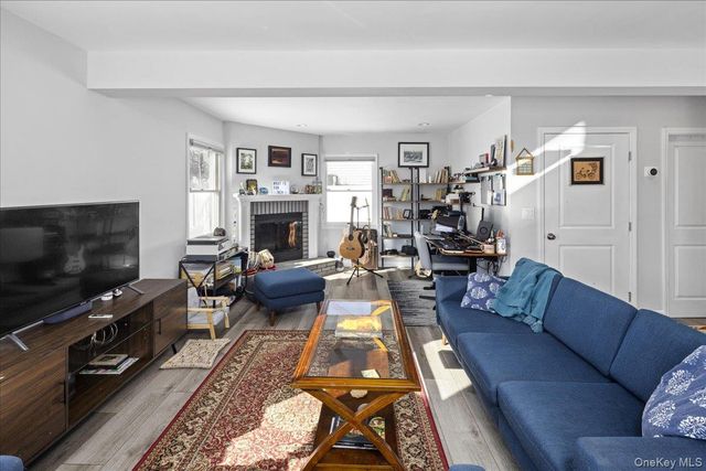 2 Violet Lane, Levittown, NY 11756