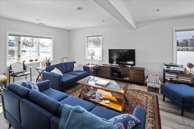 2 Violet Lane, Levittown, NY 11756