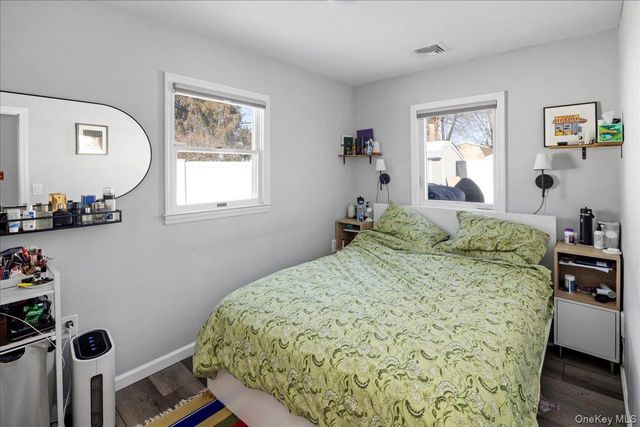 2 Violet Lane, Levittown, NY 11756