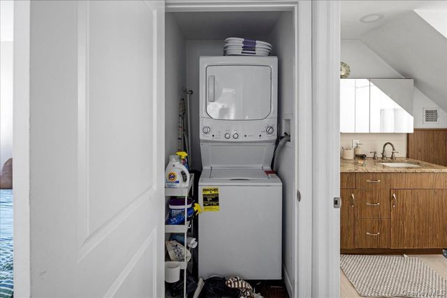 2 Violet Lane, Levittown, NY 11756