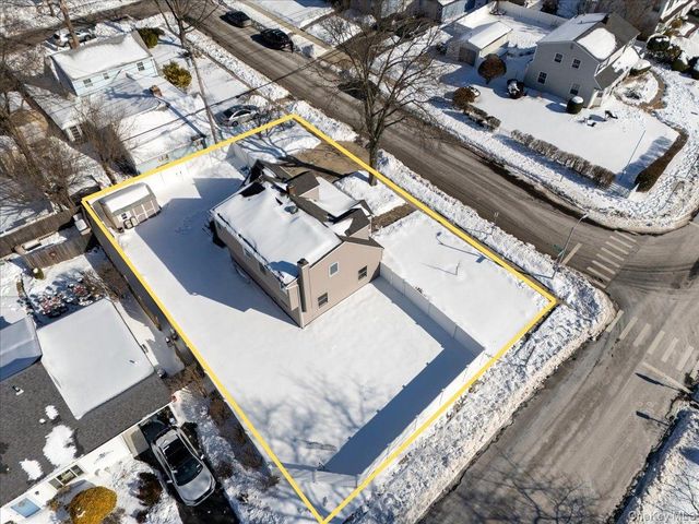 2 Violet Lane, Levittown, NY 11756