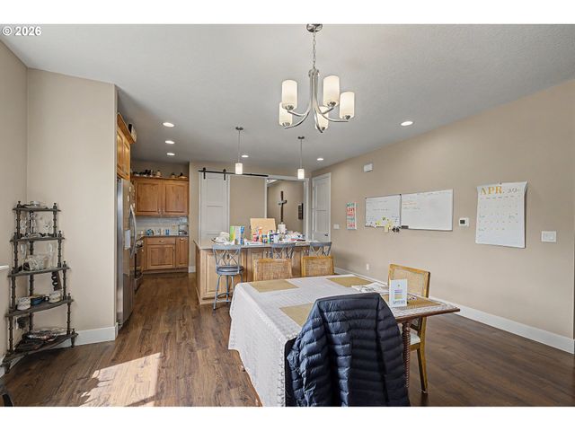 787 Sw ALDER St, Dundee, OR 97115