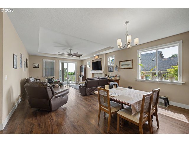 787 Sw ALDER St, Dundee, OR 97115