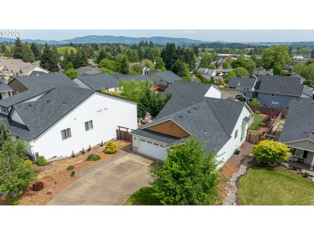 787 Sw ALDER St, Dundee, OR 97115