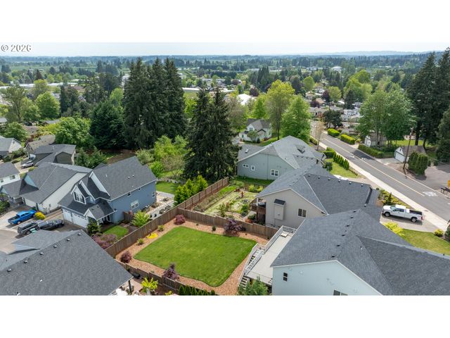 787 Sw ALDER St, Dundee, OR 97115