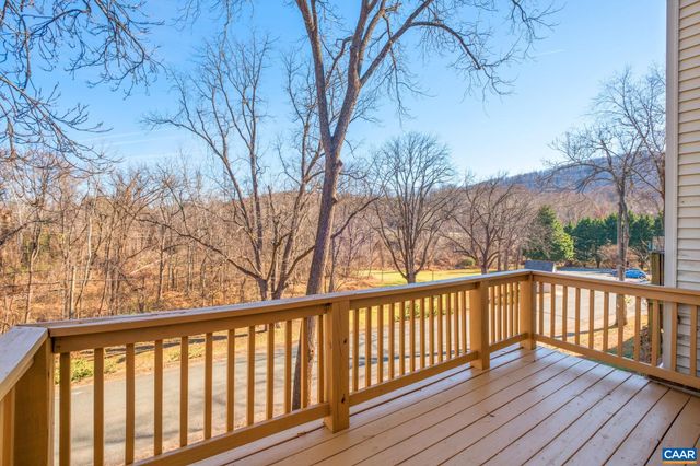 1013 Linden Ave Apt H, Charlottesville, VA 22902