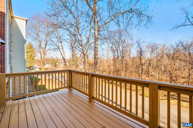 1013 Linden Ave Apt H, Charlottesville, VA 22902