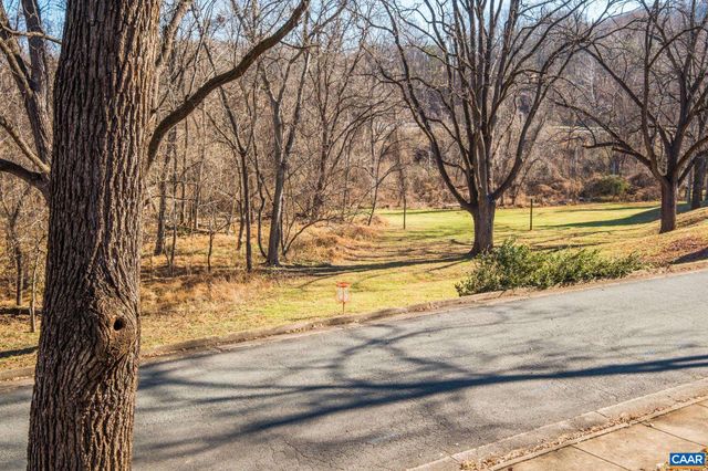 1013 Linden Ave Apt H, Charlottesville, VA 22902