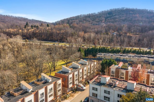 1013 Linden Ave Apt H, Charlottesville, VA 22902