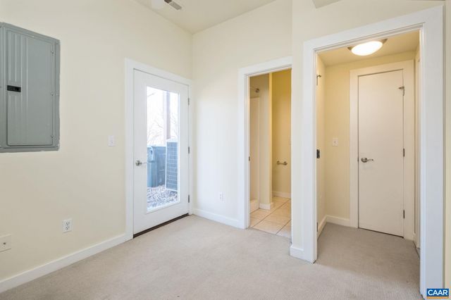 1013 Linden Ave Apt H, Charlottesville, VA 22902