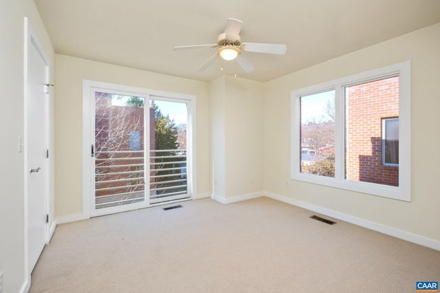 1013 Linden Ave Apt H, Charlottesville, VA 22902