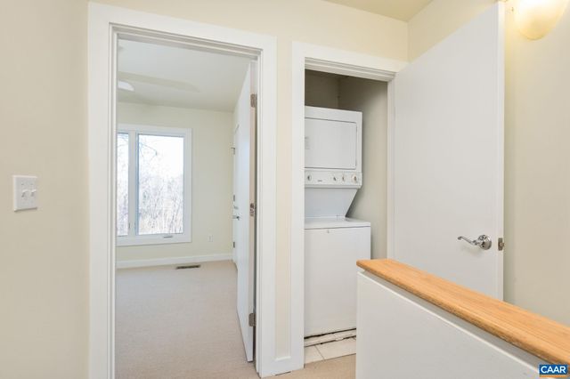 1013 Linden Ave Apt H, Charlottesville, VA 22902