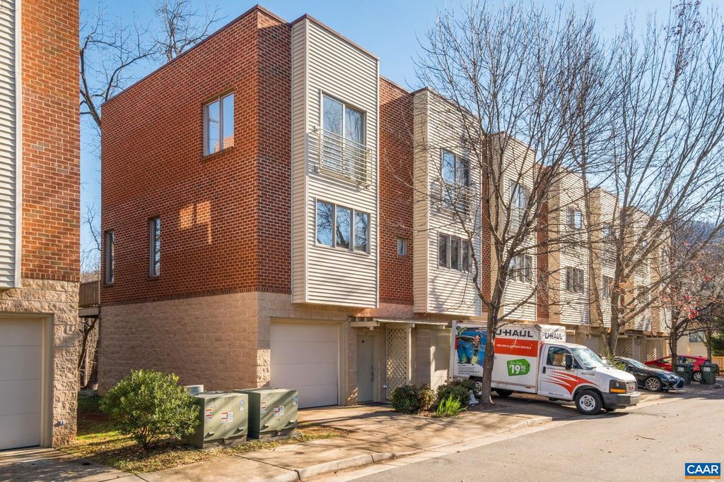 1013 Linden Ave Apt H, Charlottesville, VA 22902