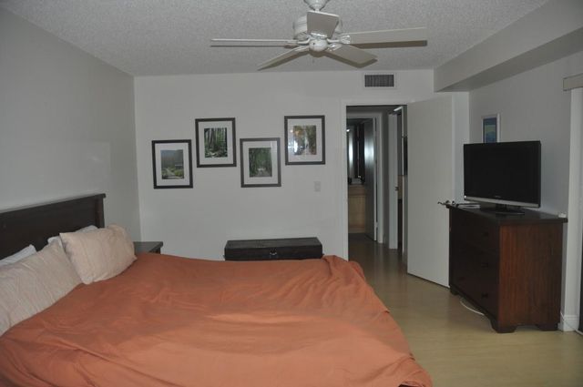 223 2nd Lane, Palm Beach Gardens, FL 33418
