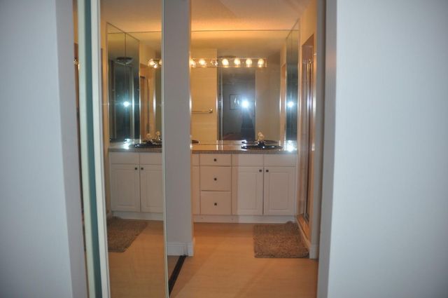 223 2nd Lane, Palm Beach Gardens, FL 33418