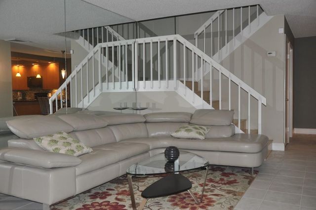 223 2nd Lane, Palm Beach Gardens, FL 33418