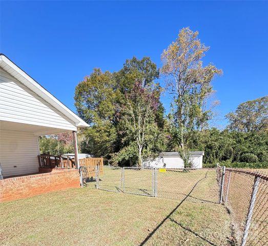 604 S Lorraine Street, Dallas, NC 28034