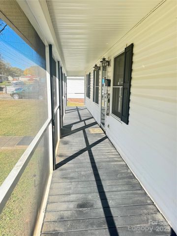 604 S Lorraine Street, Dallas, NC 28034