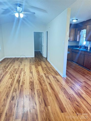 604 S Lorraine Street, Dallas, NC 28034