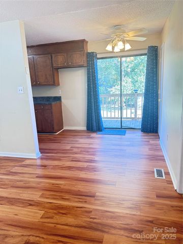 604 S Lorraine Street, Dallas, NC 28034