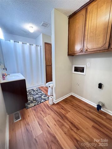 604 S Lorraine Street, Dallas, NC 28034