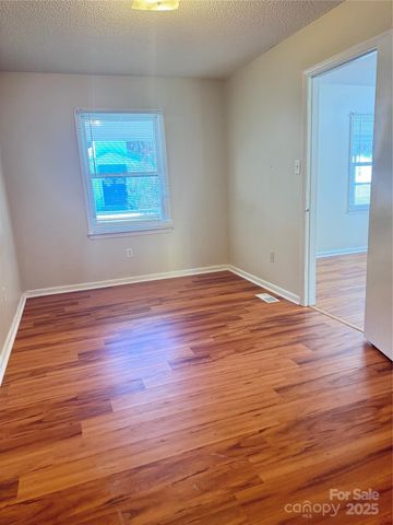 604 S Lorraine Street, Dallas, NC 28034