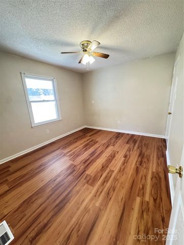 604 S Lorraine Street, Dallas, NC 28034