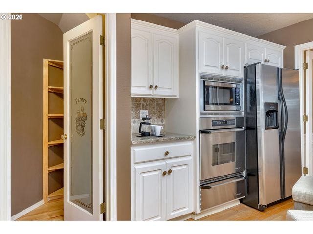 769 NICOLE Dr, West Linn, OR 97068