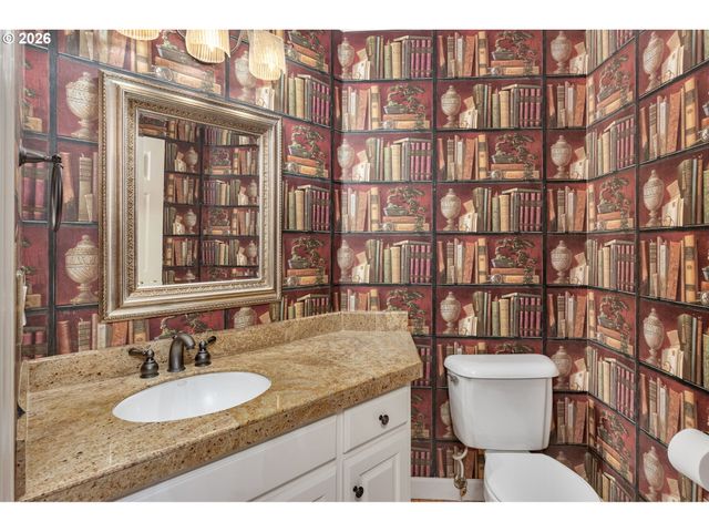 769 NICOLE Dr, West Linn, OR 97068