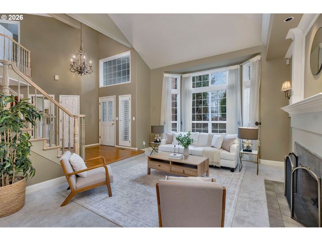 769 NICOLE Dr, West Linn, OR 97068