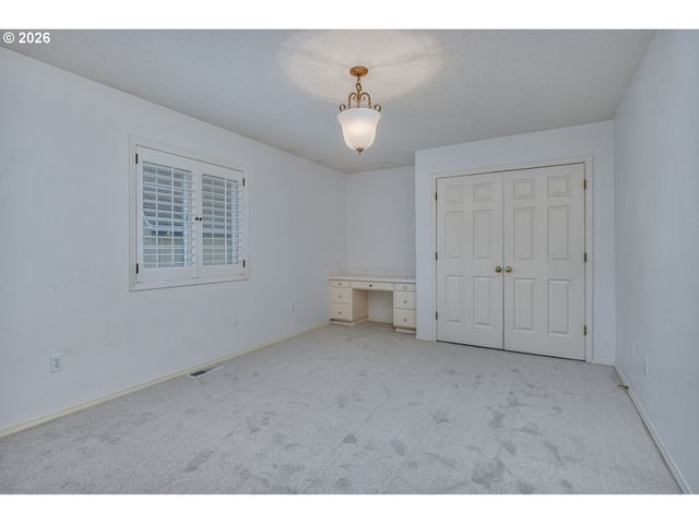 769 NICOLE Dr, West Linn, OR 97068