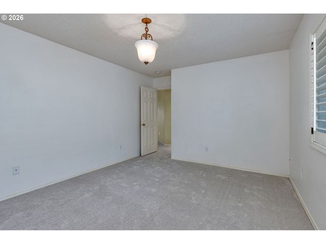 769 NICOLE Dr, West Linn, OR 97068