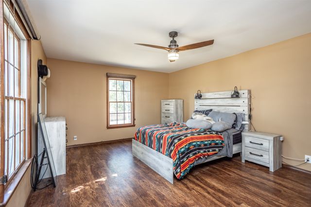 411 Center Hill Road, Gainesville, TX 76240