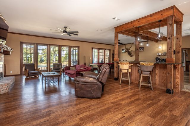 411 Center Hill Road, Gainesville, TX 76240