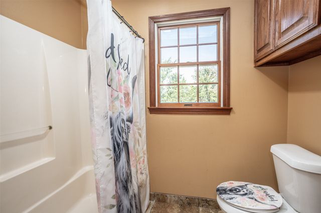 411 Center Hill Road, Gainesville, TX 76240